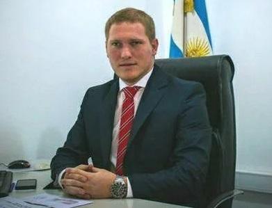 Zuccarelli, funcionario estatal.