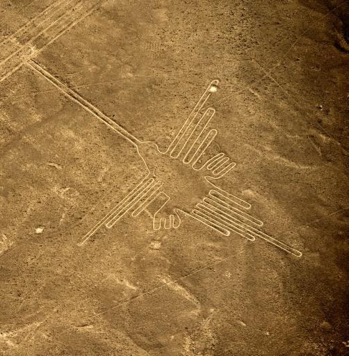 Vista aérea del colibrí, una de las figuras mejor conservadas de las líneas de Nasca, en Perú