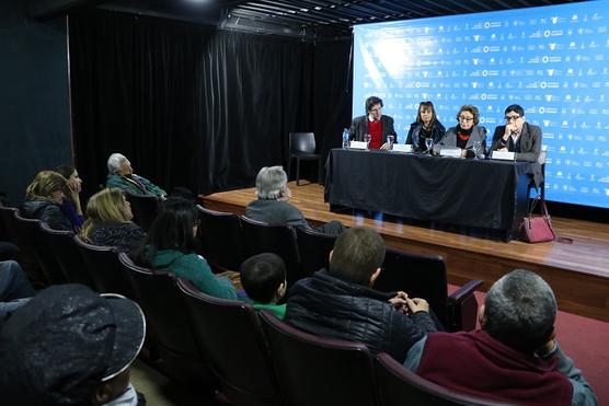 Debate en el Caviglia