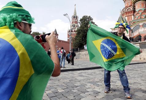 Simpatuzantes brasileños en Moscú