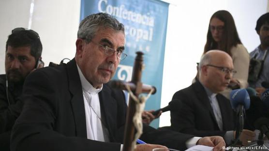 Los obispos reunidos en asamblea plenaria acordaron una serie de medidas para enfrentar la crisis que vive la iglesia católica