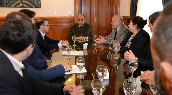 Manzur junto a especialista japonés