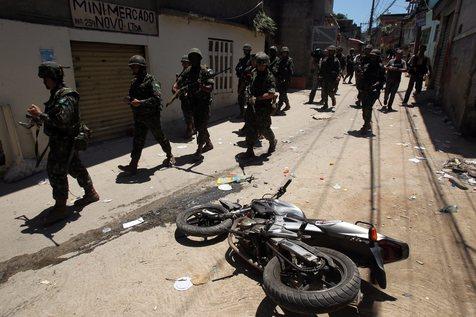 Ocupacion militar en favelas