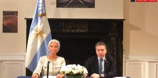 Dujovne junto a Lagarde