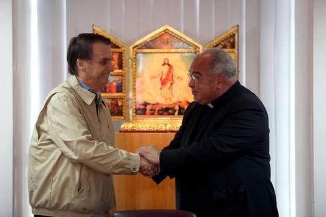 Jair Bolsonaro visita al arzobispo de Río de Janeiro, Dom Orani Tempesta (foto: EPA)