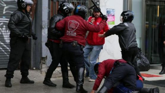 Protesta y detenidos