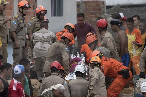 Denodado esfuerzo para evacuar a los vecinos