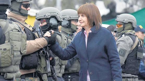 Bullrich con las fuerzas