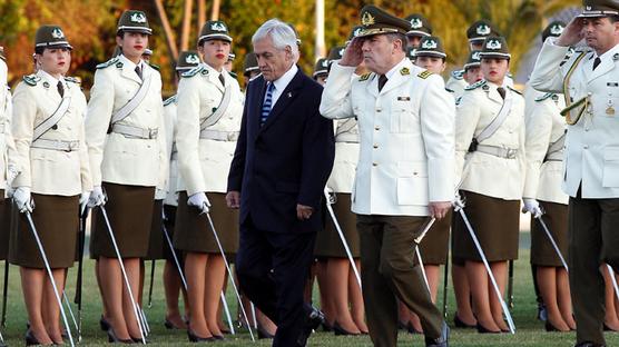 Piñera acompañado por Soto, ayer temprano