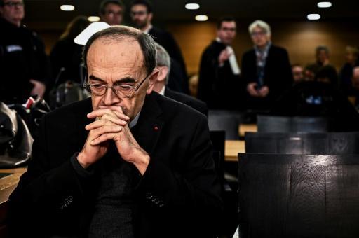 El cardenal de Lyon, Philippe Barbarin, comparece ante la Corte