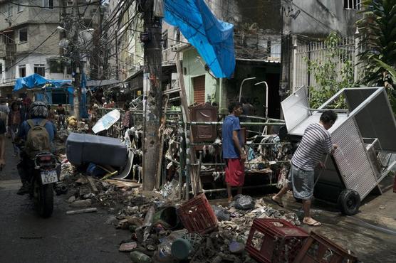 Hoteles destruidos por las correntadas