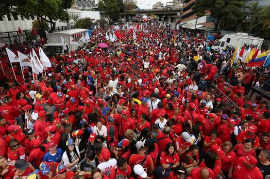 De reprente se puso rojo rojillo