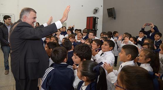 Acto de entrega del boleto estudiantil