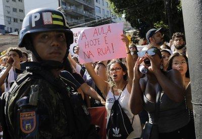 Protestan los estudiantes