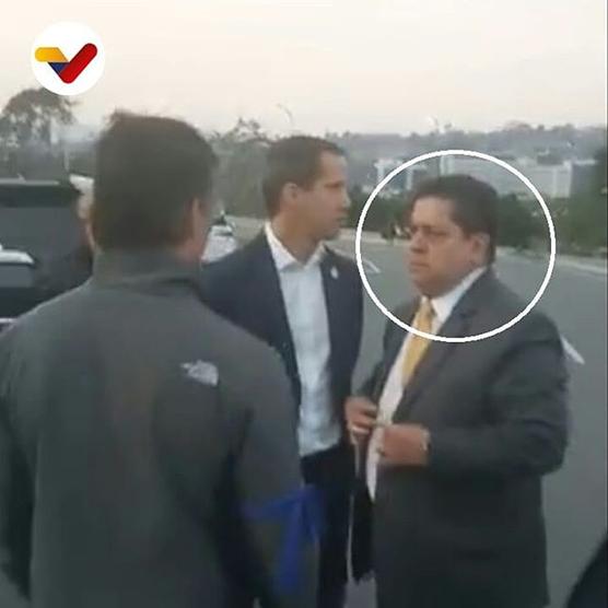 Zambrano junto al jefe de la asonada fallida