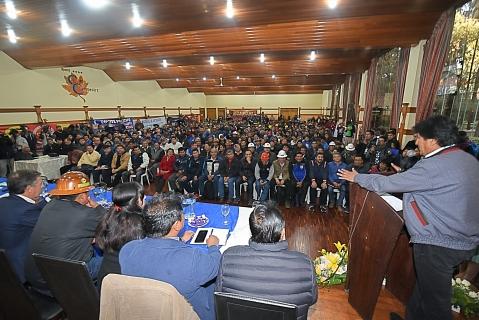 Evo Morales con organizaciones sociales en Quillacollo