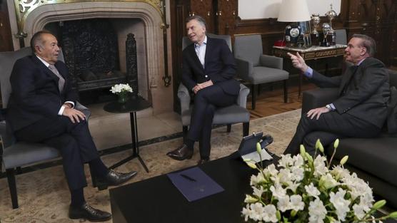 Adolfo junto a Macri y Pichetto