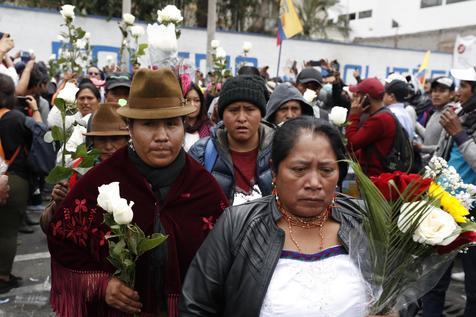En Ecuador no hay diálogo, indígenas contra el presidente Lenín Moreno (foto: ANSA)
