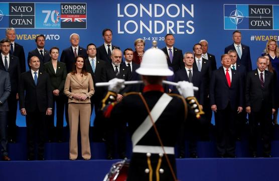 Los líderes de la OTAN posan para una foto de familia durante la cumbre de la organización, el 3 de diciembre en Londres
