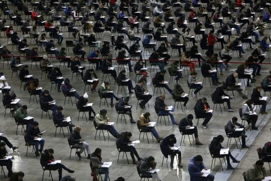 Cerca de 300.000 estudiantes se inscribieron para realizar el examen en 729 colegios y otras instituciones a lo largo de Chile