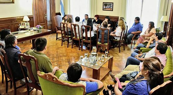 Reunión del gobierno con trabajadores de la salud