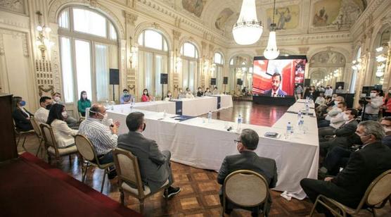 Reunión en el Salón Blanco