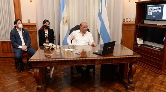 Manzur en videoconferencia