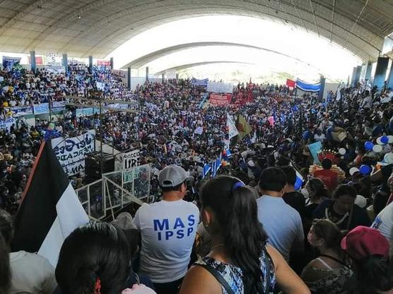 Multitudinario ampliado del MAS