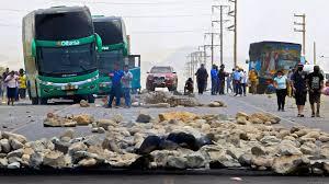 Trabajadores agroindustriales de Virú, en la región de La Libertad, se sumaron a una huelga y bloqueos de la Panamericana 