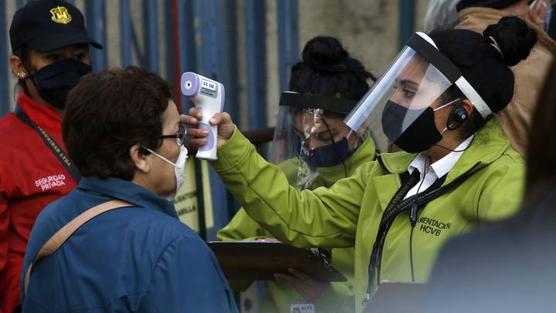 Test de temperatura en plena calle de Santiago