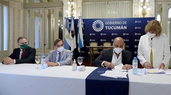 Manzur junto a empresarios farmacéuticos