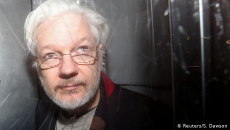 Assange estudiará su proxima acción