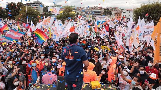 Andrés Arauz juró lealtad a la "revolución ciudadana", como Correa denominó a su Gobierno.