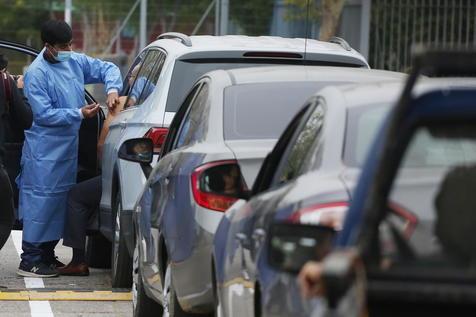 Municipio chileno emula vacunación israelí (foto: EPA)