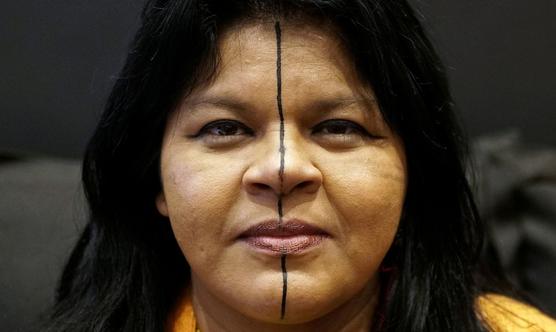 Desestiman denuncia contra la líder indígena Sonia Guajajara de la tribu Guajajara 