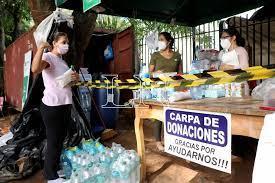 Se reciben donaciones en la puerta de los hospitales de Asunción