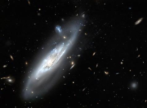 Una imagen de los brazos de la galaxia NGC 4848 (foto: EPA)