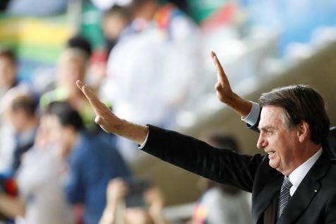 Bolsonaro feliz con el futbol