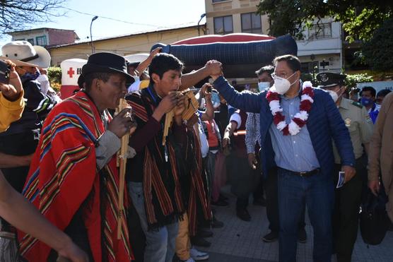 Arce a la salida de su recorrida en Chulumi