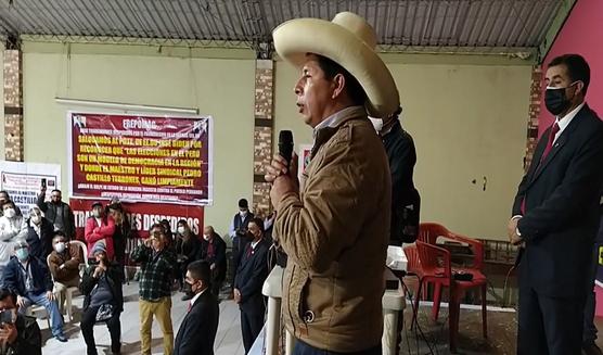 Castillo ante militantes de Perú Libre ayer