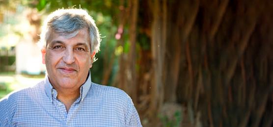 Mario Lozano, investigador del CONICET y referente en el campo de la virología