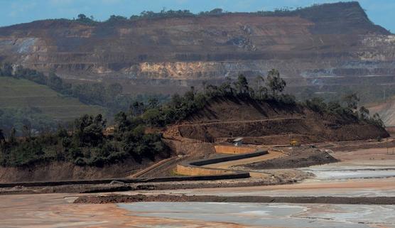 La contaminante mina Samarco, propiedad de Vale SA y BHP Billiton Ltd, en Mariana