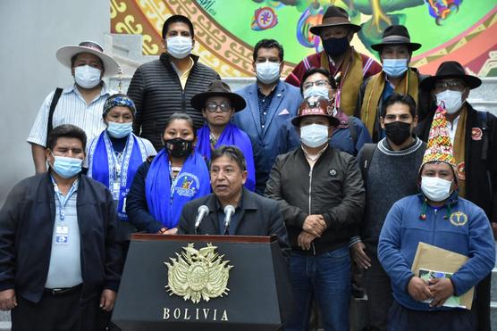 Choquehuanca y el Pacto de Unidad en conferencia de prensa en la Casa Grande del Pueblo.