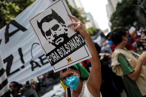 Marcha de protesta contra Jair Bolsonaro en Brasilia (foto: ANSA)