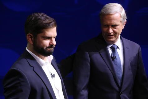 Ultimo debate antes del balotaje presidencial en Chile. José Atonio KAst y Gabriel Boric (foto Ansa)