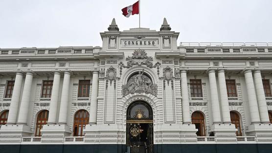 En Perú, el Congreso tiene el poder de despedir a los ministros nacionales y aún al propio mandatario.