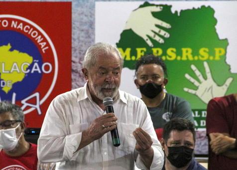 El expresidente de Brasil Lula da Silva en un acto político (foto: ANSA)