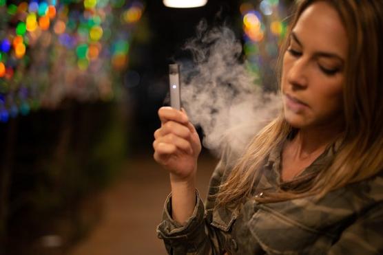 No  recomiendan los cigarrillos electrónicos a los fumadores que quieren dejar de fumar, según una nueva encuesta