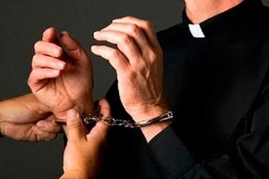 Sacerdote preso por violador de menores
