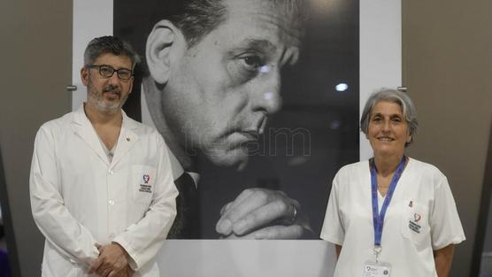 El jefe de Cirugía Cardiovascular y Torácica de la Fundación Favaloro, Alejandro Bertolotti, y la presidenta, Liliana Favaloro